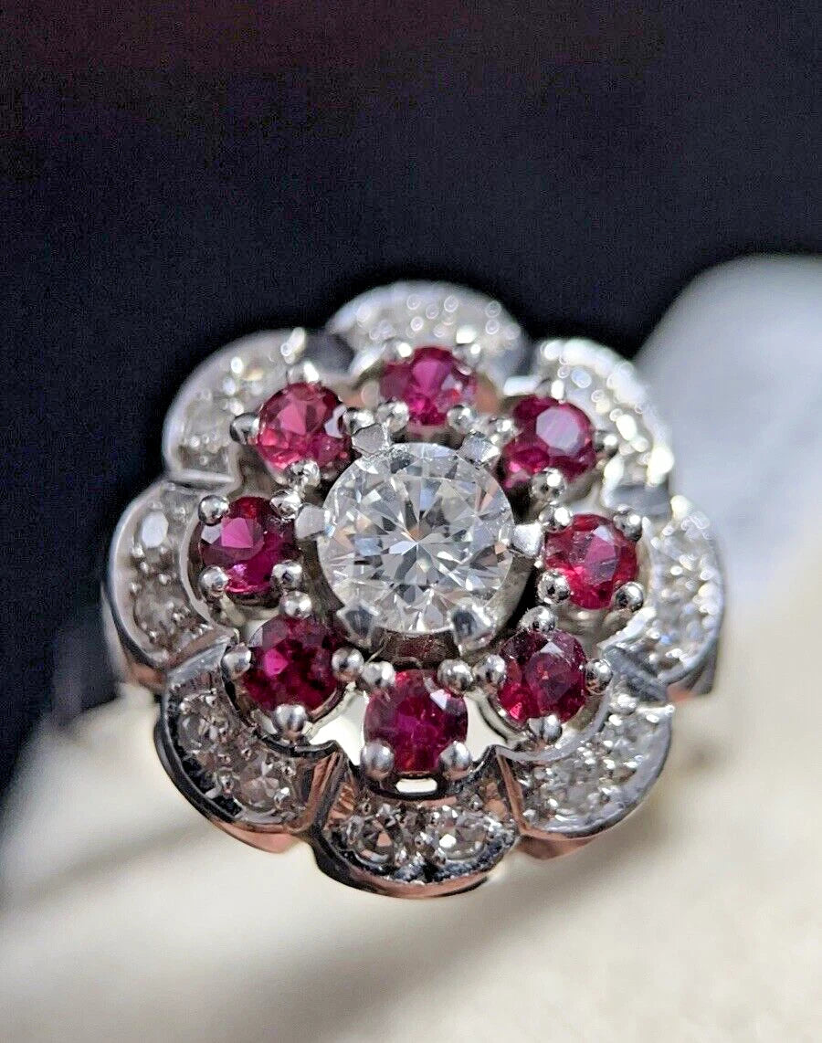 585 Weißgold Ring mit Rubinen, Diamanten & Brillant ca. 0,45 ct R/iF Gold 14K