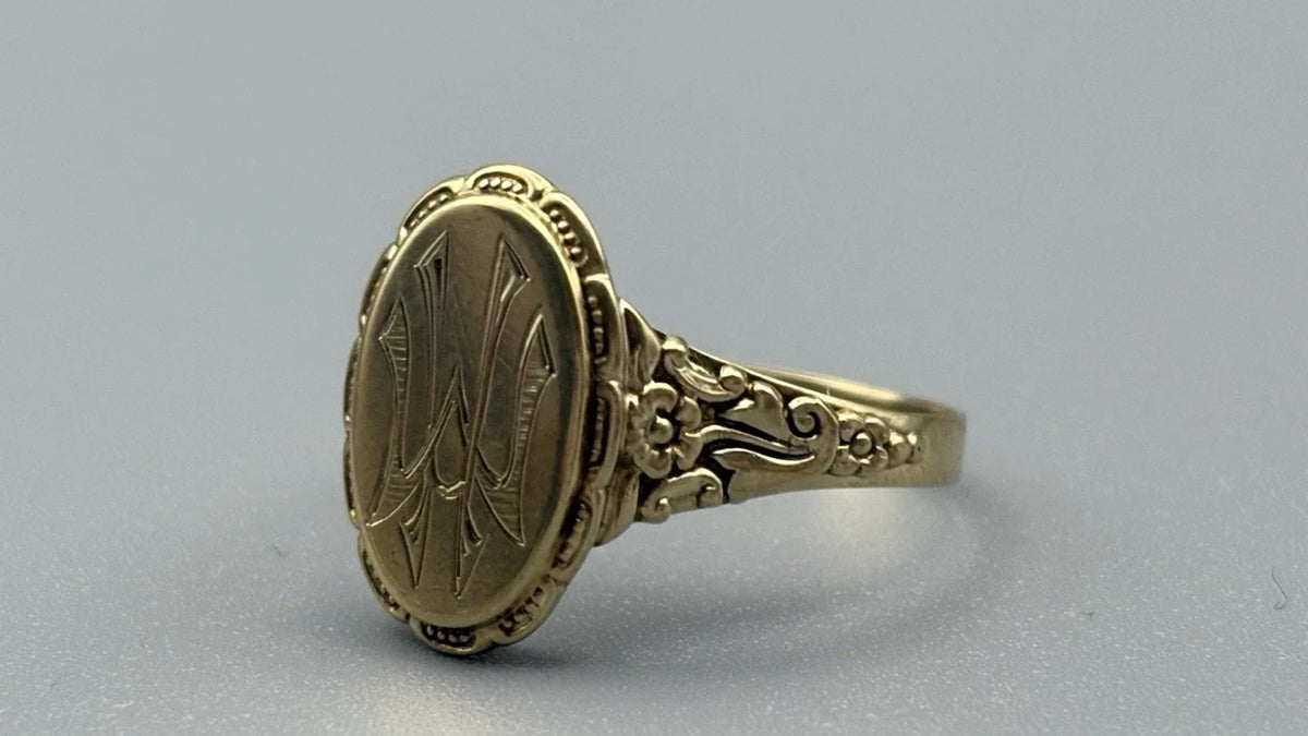 8 Karat Gold Siegelring „H W“ Buchstaben Gelbgold 333 Gr. 67 Herrenring
