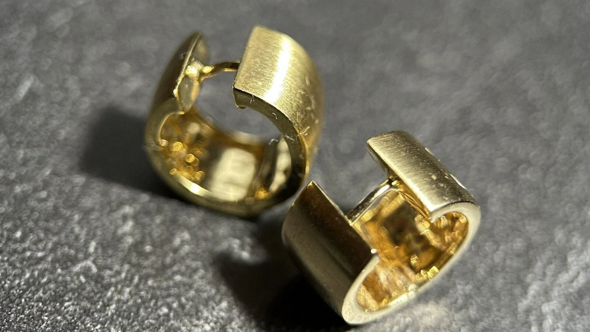 Hochwertige 585 Gold Creolen Mit 12 Brillianten Gelbgold 14 Karat Ohrringe Matt