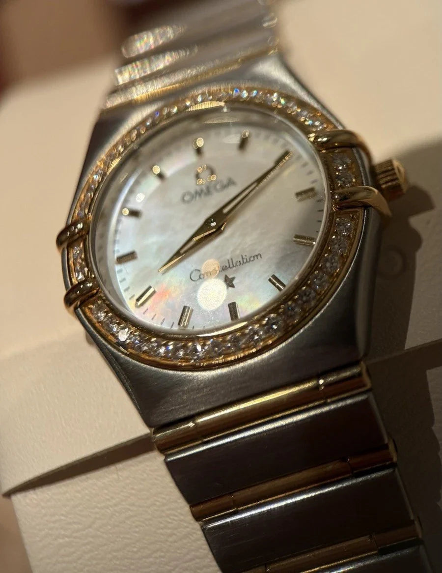 Omega Constellation Stahlgold 18K 27.5mm Quarz Diamanten Ref: 6552/864 Perlmutt