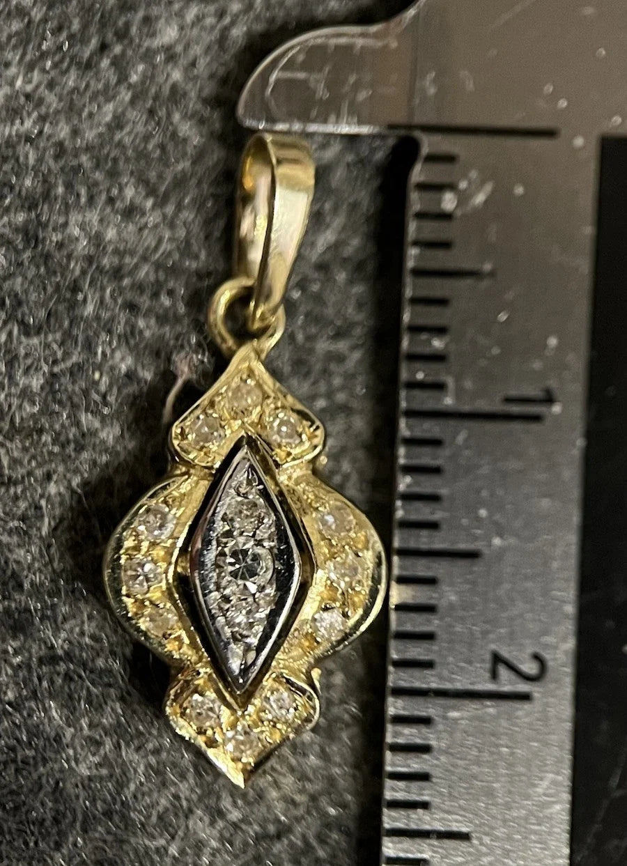 14 Karat Gelbgold Anhänger 585 Gold Kettenanhänger 15 Diamanten