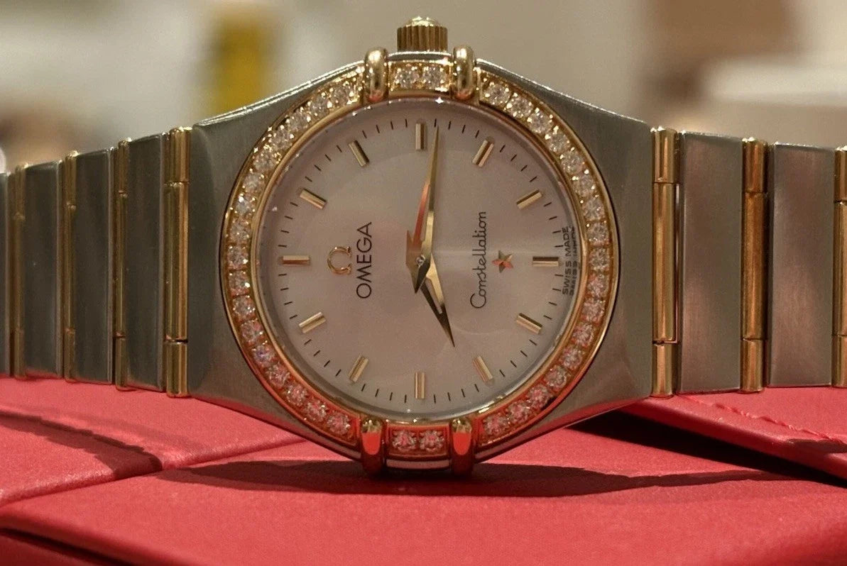 Omega Constellation Stahlgold 18K 27.5mm Quarz Diamanten Ref: 6552/864 Perlmutt