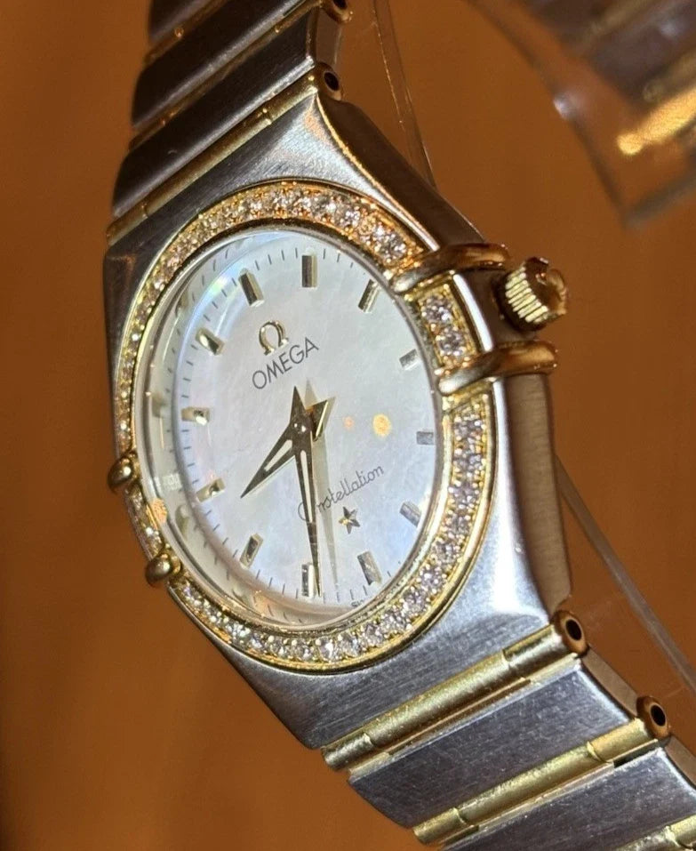 Omega Constellation Stahlgold 18K 27.5mm Quarz Diamanten Ref: 6552/864 Perlmutt