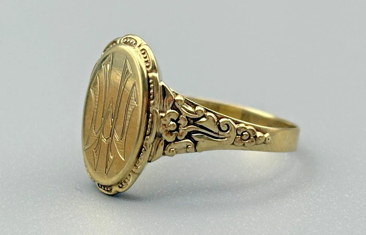 8 Karat Gold Siegelring „H W“ Buchstaben Gelbgold 333 Gr. 67 Herrenring