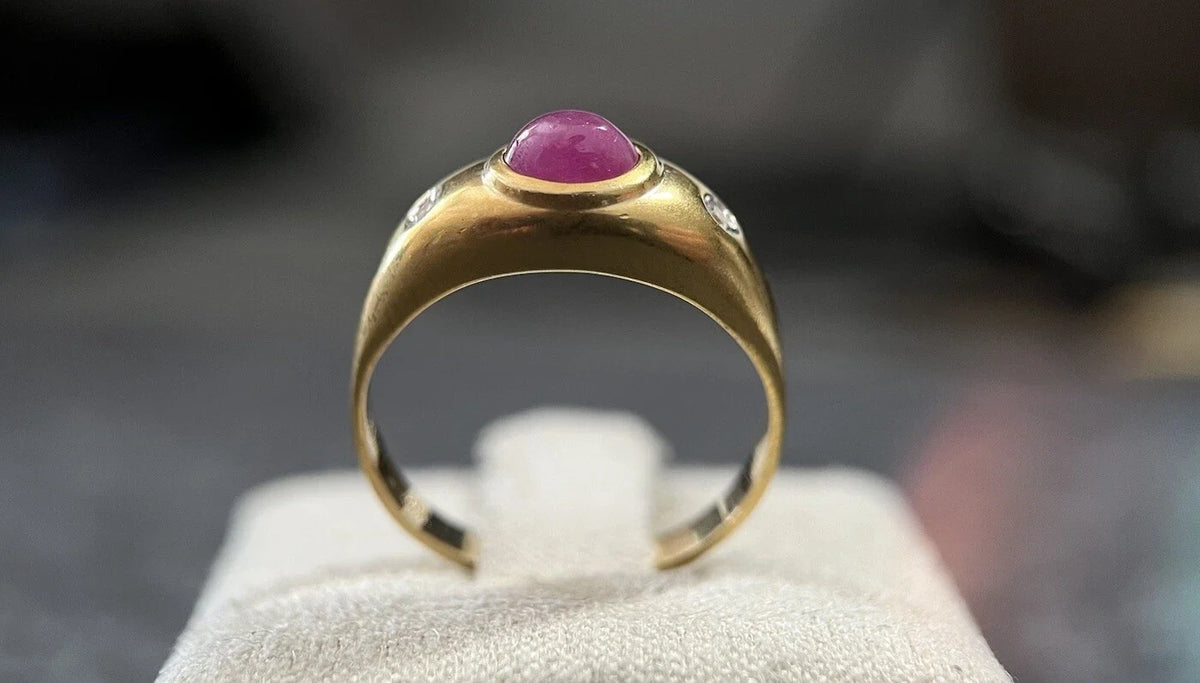 333 Gold Ring Mit Rubin & Diamanten Gelbgold 8 Karat Gr. 56,5 2,3g