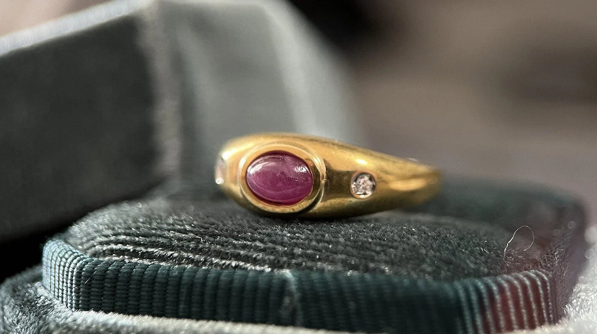 333 Gold Ring Mit Rubin & Diamanten Gelbgold 8 Karat Gr. 56,5 2,3g