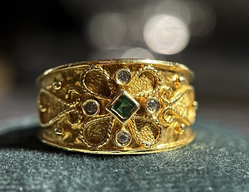 Ring mit Smaragd und vier Brillanten – 750 Gelbgold, Gr. 57