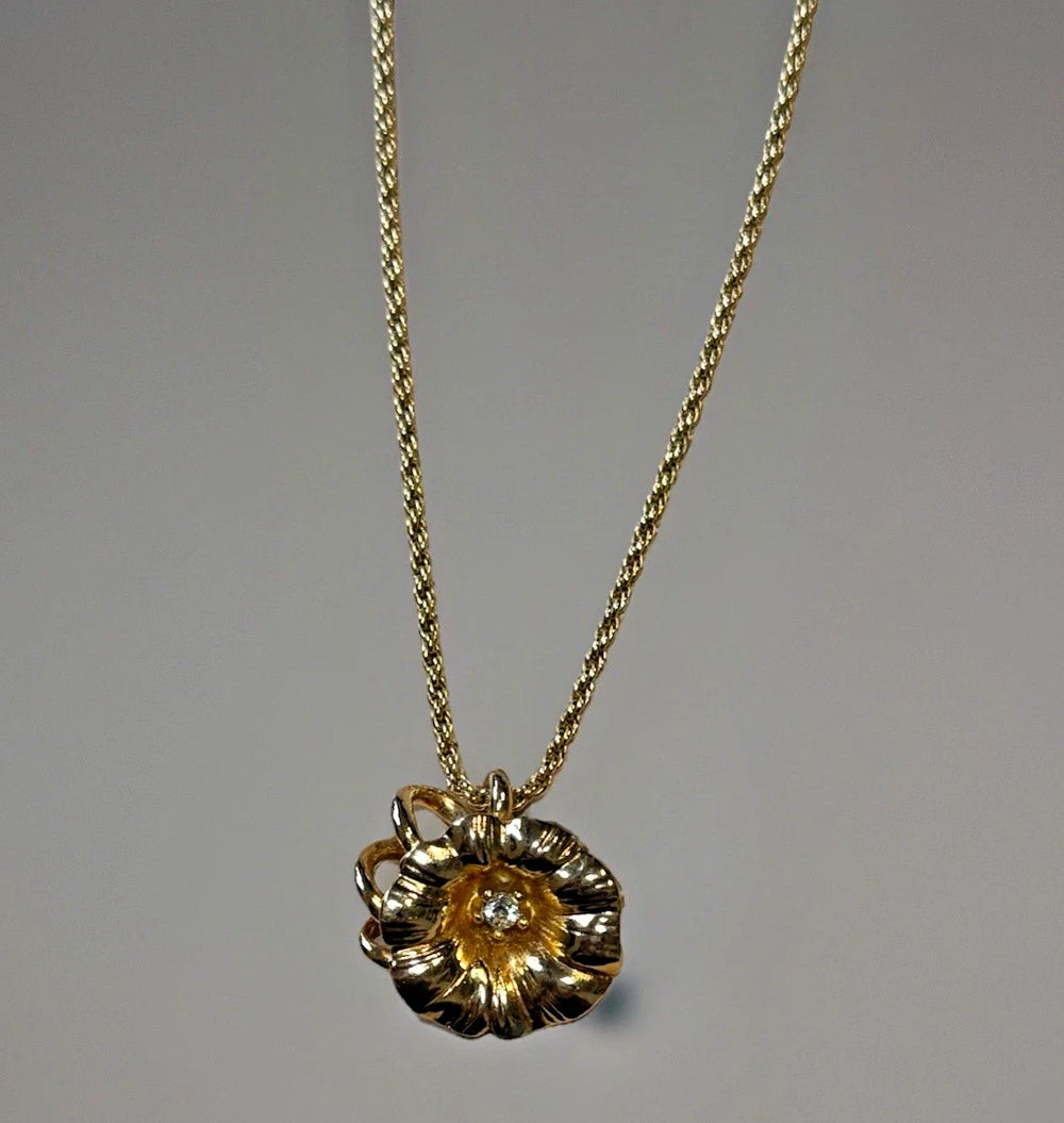 Dior Halskette mit Blüten-Anhänger – vergoldet, 45 cm
